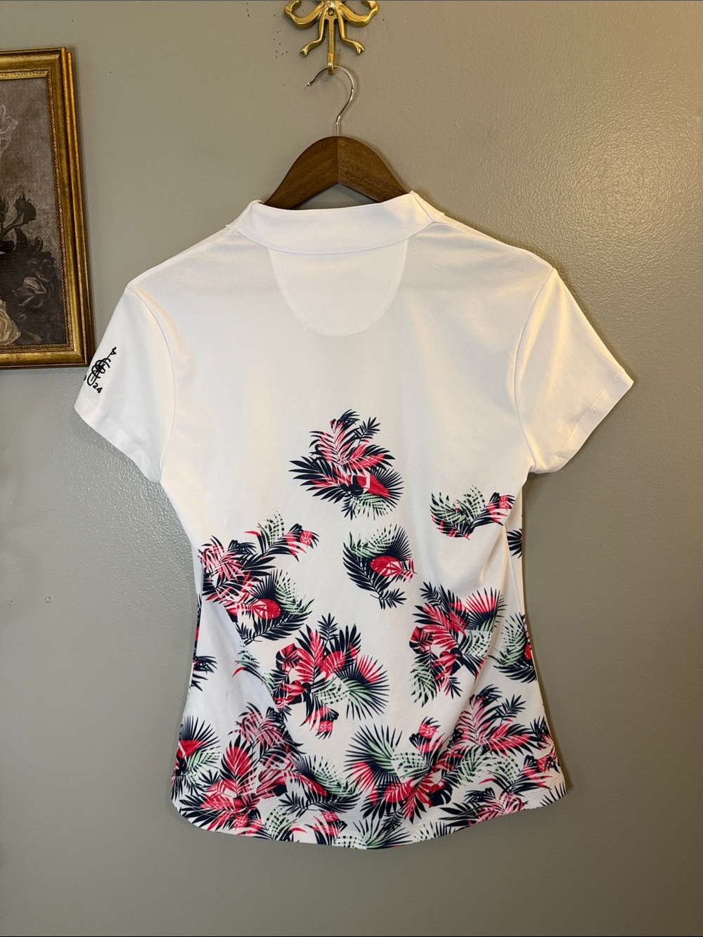 Greg Norman Women’s Performance Golf Polo Shirt NWT Tropical Print Size Small - Picture 8 of 10